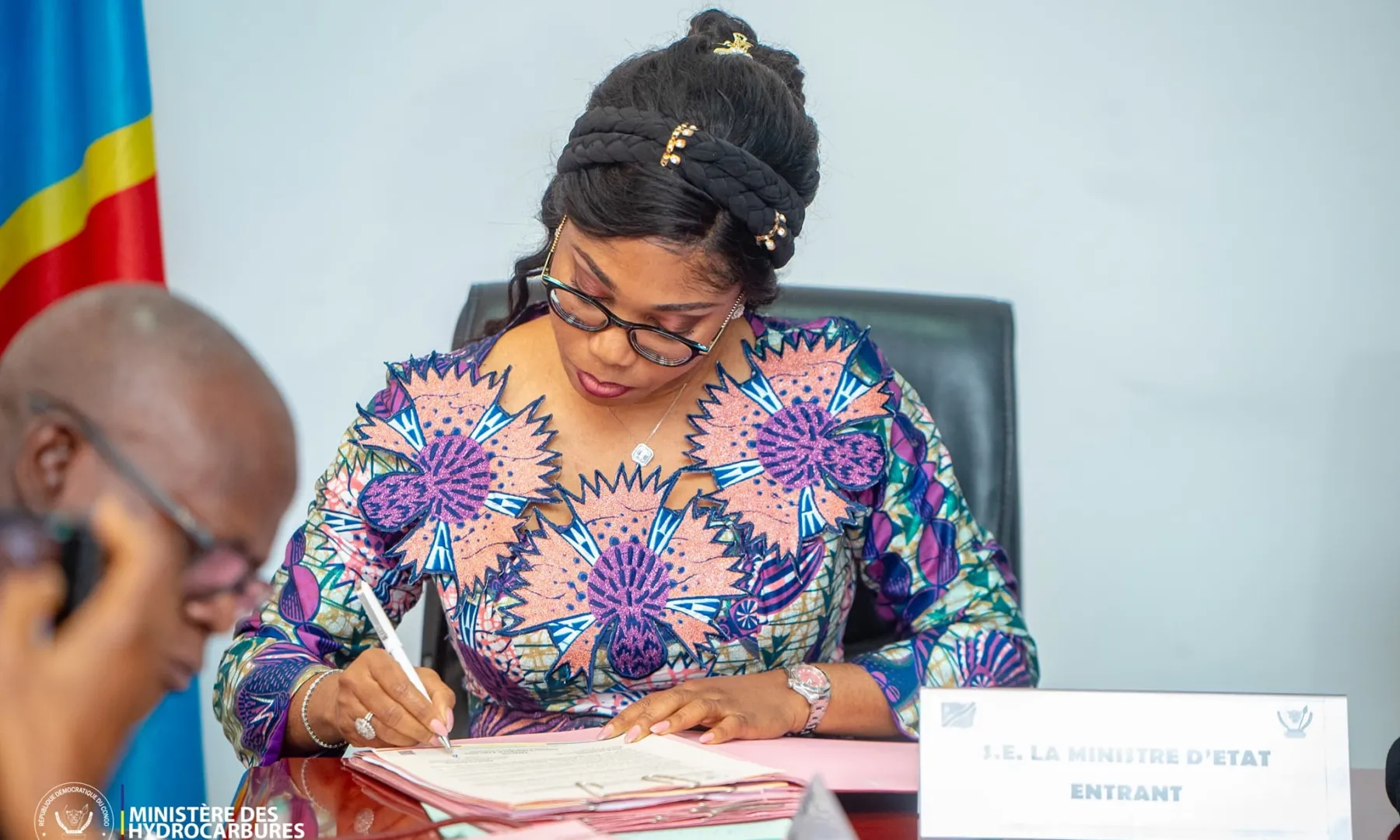 Le pouvoir comme service : Acacia Bandubola, une voix qui construit